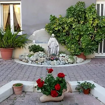 Ninni Bed and Breakfast Castelbuono (Sicily)